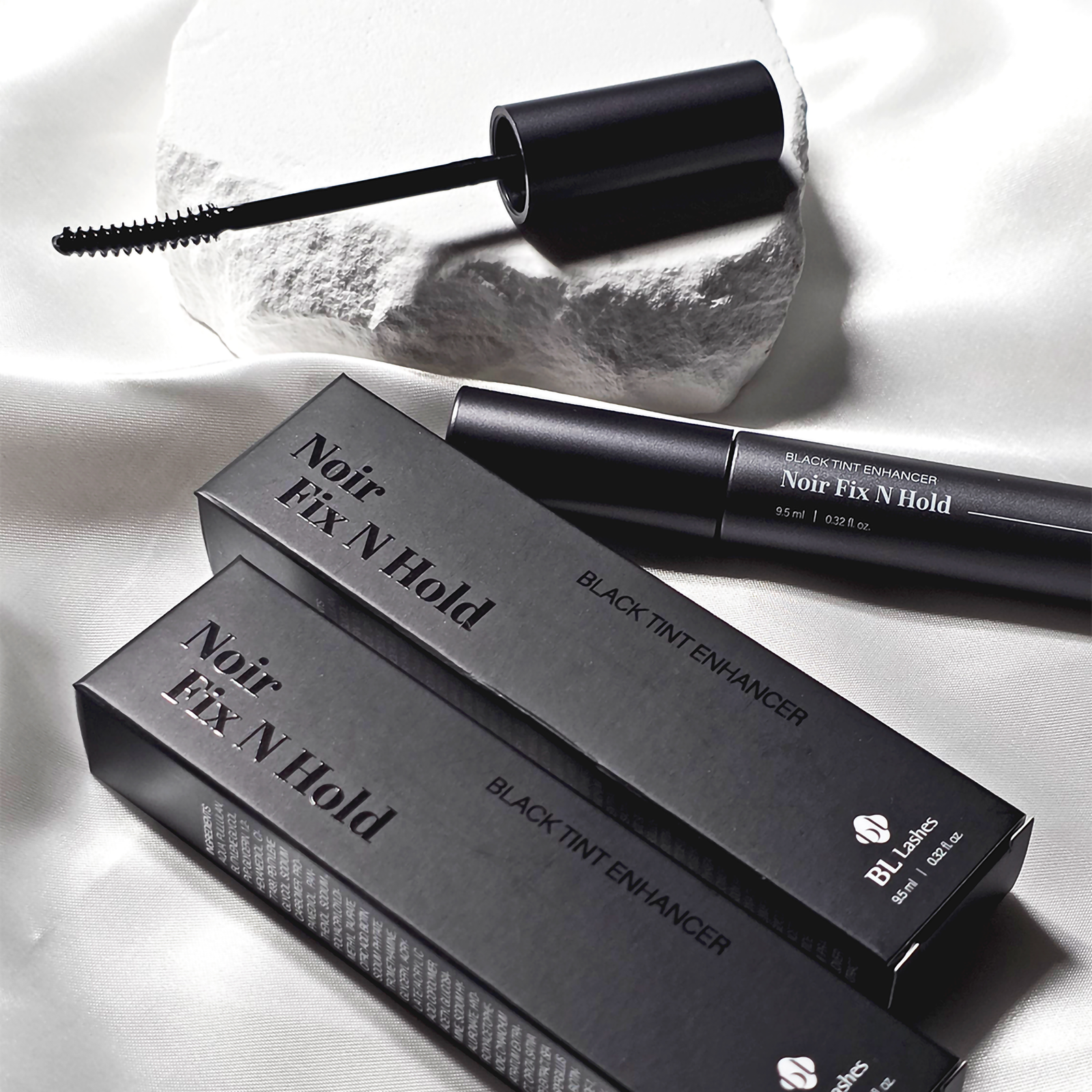 Noir Fix N Hold